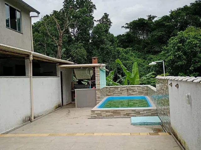 Sala com 200m², para alugar, no bairro Barreira em Guapimirim