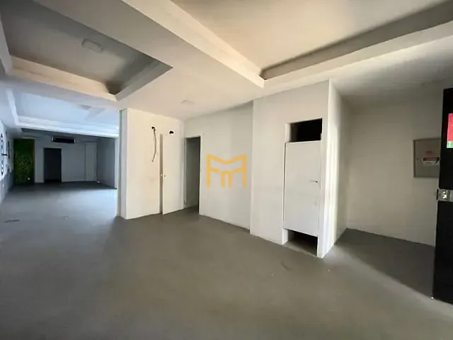 Ponto com 150m², à venda, no bairro Batista Campos em Belém