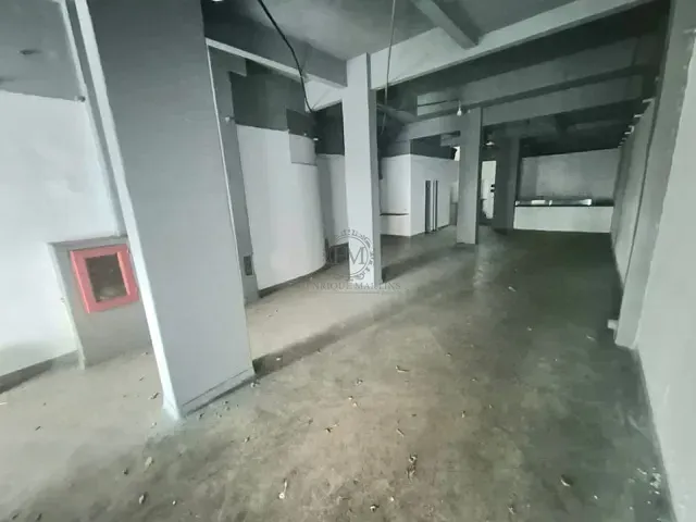 Loja com 256m², à venda ou para alugar, no bairro Humaitá em Rio de Janeiro