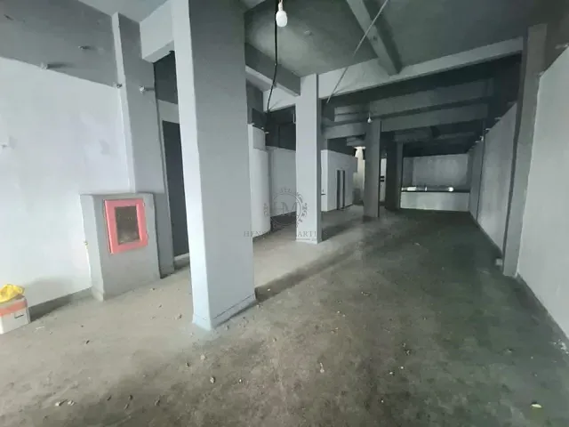 Loja com 256m², à venda ou para alugar, no bairro Humaitá em Rio de Janeiro