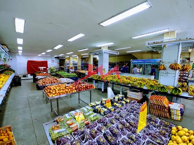Loja com 500m², à venda ou para alugar, no bairro Santa Luzia em São Gonçalo