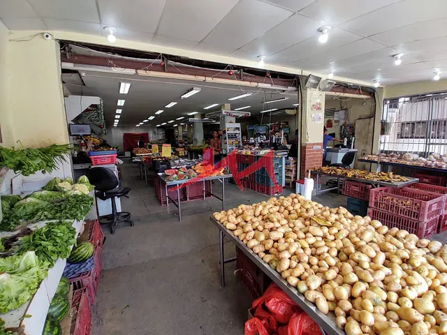 Loja com 500m², à venda ou para alugar, no bairro Santa Luzia em São Gonçalo