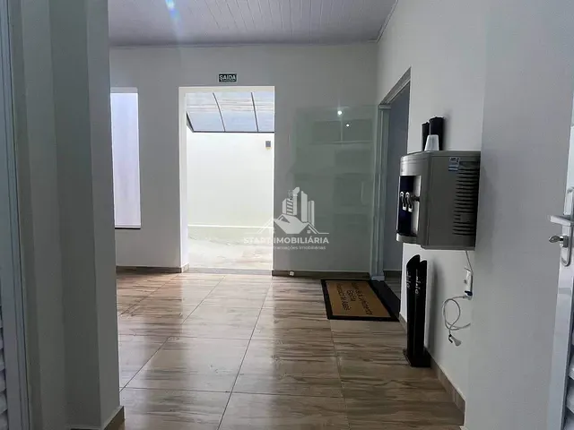 Loja à venda ou para alugar, no bairro Centro em Pederneiras