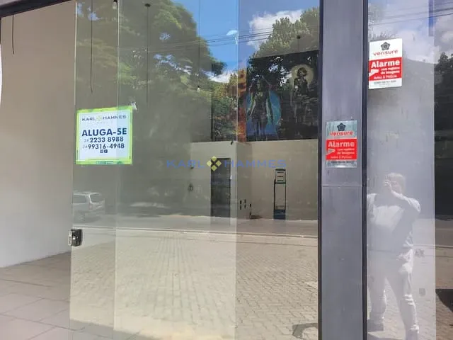 Loja com 65m², para alugar, no bairro Nogueira em Petrópolis