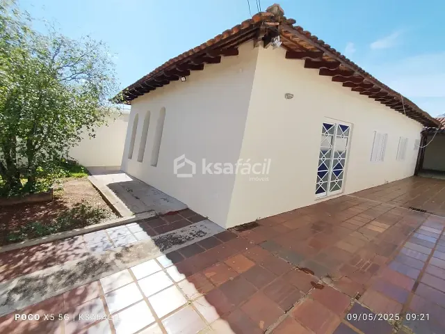 Casa com 477m² 5 quartos e 3 banheiros, para alugar, no bairro Vila Carvalho em Campo Grande