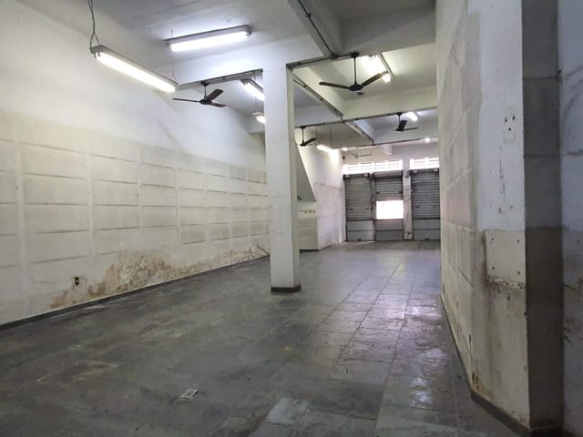 Loja com 130m², para alugar, no bairro Vila Valqueire em Rio de Janeiro