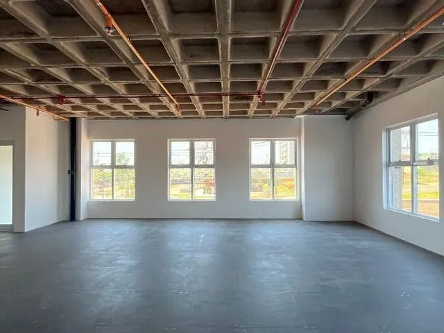 Loja com 153m², para alugar, no bairro Bela Suiça em Londrina