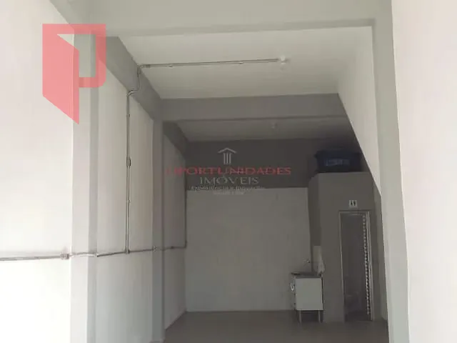 Loja à venda, no bairro Carlos Prates em Belo Horizonte