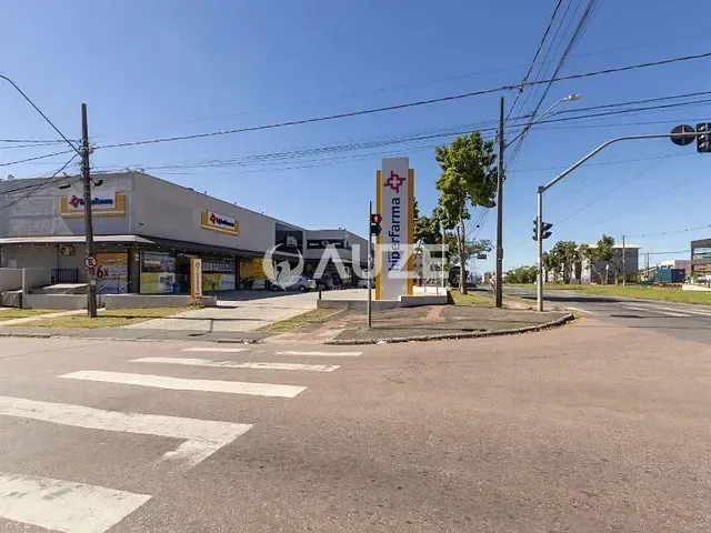 Loja com 86m², para alugar, no bairro Sítio Cercado em Curitiba