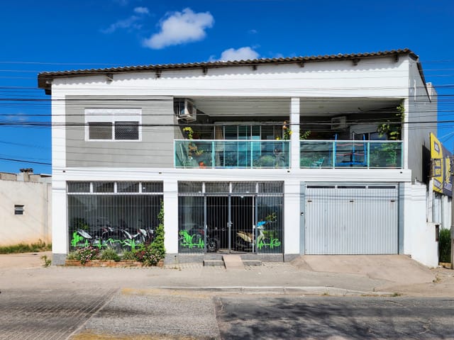 Loja com 100m², para alugar, no bairro Três Vendas em Pelotas