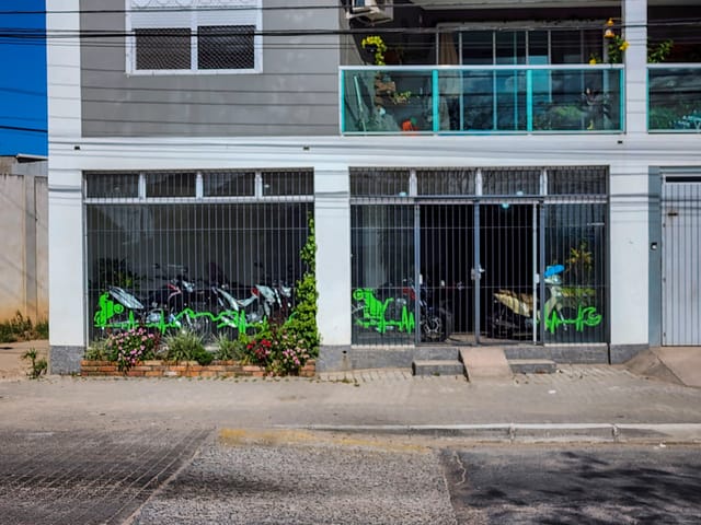 Loja com 100m², para alugar, no bairro Três Vendas em Pelotas