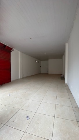 Loja com 44m², para alugar, no bairro Parque Burle em Cabo Frio