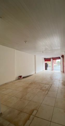 Loja com 44m², para alugar, no bairro Parque Burle em Cabo Frio