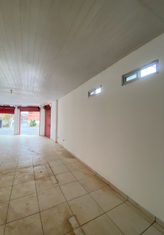 Loja com 44m², para alugar, no bairro Parque Burle em Cabo Frio