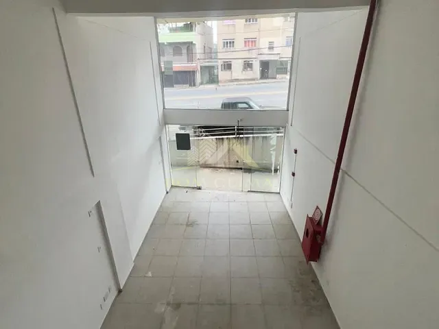 Loja com 90m², para alugar, no bairro quintas das avenidas em Juiz de Fora