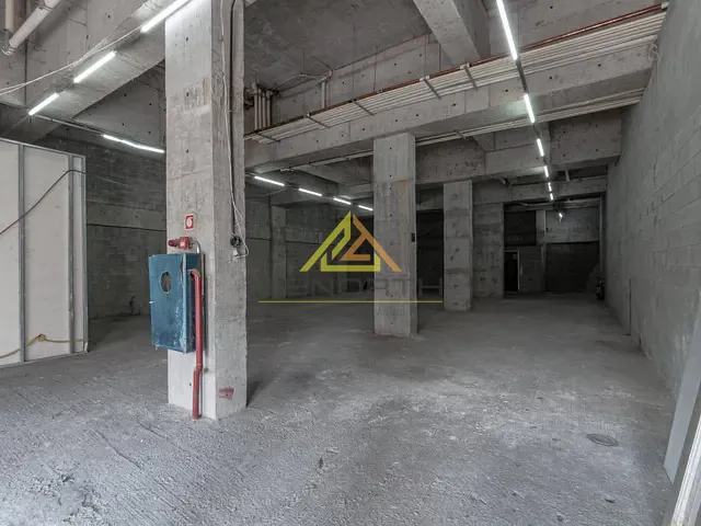 Loja com 362m², para alugar, no bairro Vila Dom Pedro II em São Paulo