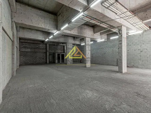 Loja com 362m², para alugar, no bairro Vila Dom Pedro II em São Paulo