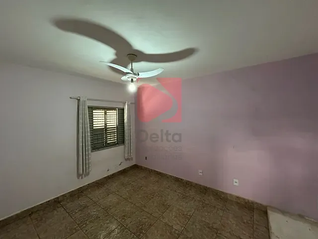 Ponto com 881m², à venda, no bairro Centro em Pirassununga