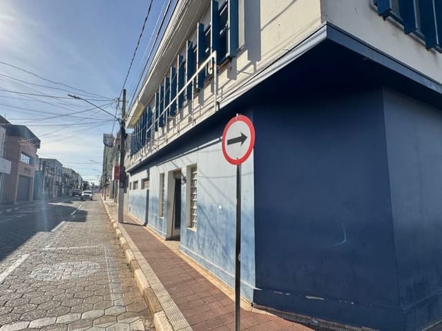 Loja com 288m², à venda ou para alugar, no bairro Centro em Tatuí