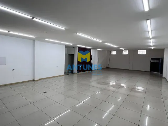 Loja com 322m², à venda ou para alugar, no bairro Várzea em Recife