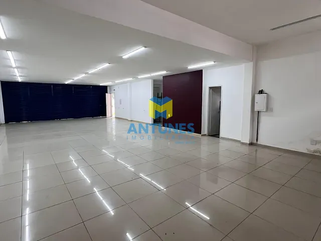 Loja com 322m², à venda ou para alugar, no bairro Várzea em Recife