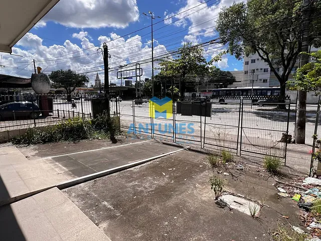 Loja com 322m², à venda ou para alugar, no bairro Várzea em Recife