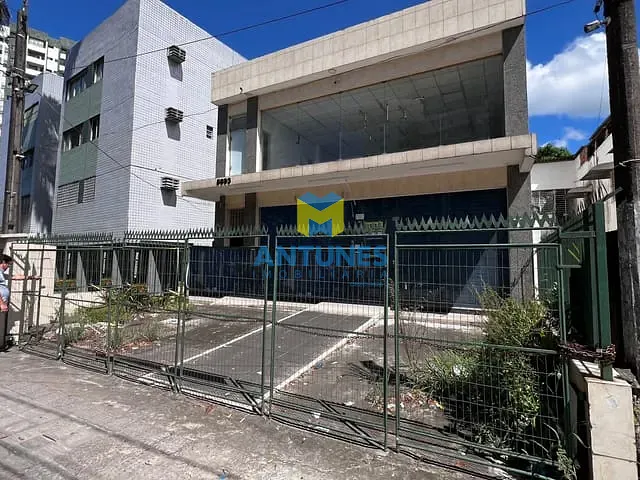 Loja com 322m², à venda ou para alugar, no bairro Várzea em Recife