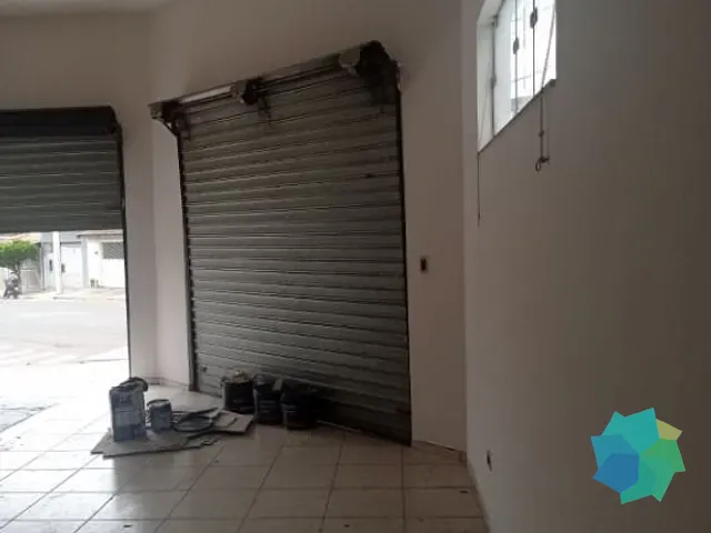 Loja com 200m², à venda, no bairro Loteamento Terras de São Pedro e São Paulo em Salto