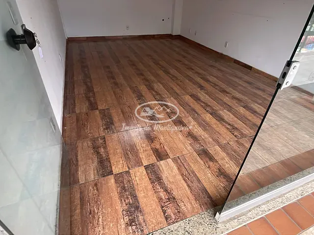 Loja com 22m², à venda, no bairro Penedo em Itatiaia