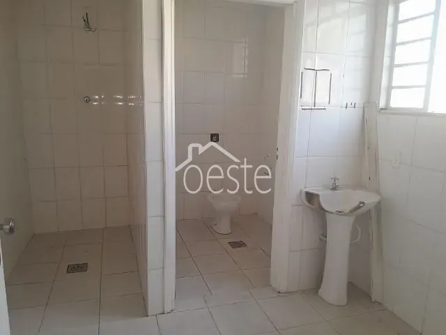 Galpão / Barracão com 300m², para alugar, no bairro Jardim Sartori em Santa Bárbara D'Oeste