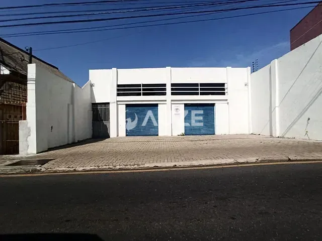 Loja com 900m², para alugar, no bairro Portão em Curitiba