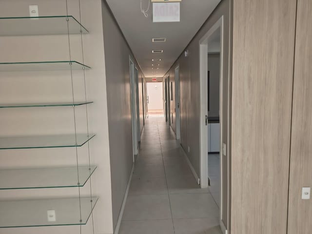 Loja com 170m², para alugar, no bairro Centro em Florianópolis