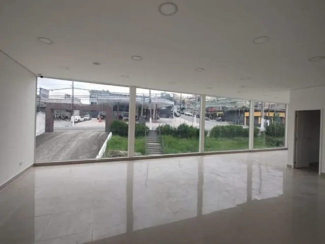 Loja para alugar, no bairro Alves Dias em São Bernardo do Campo