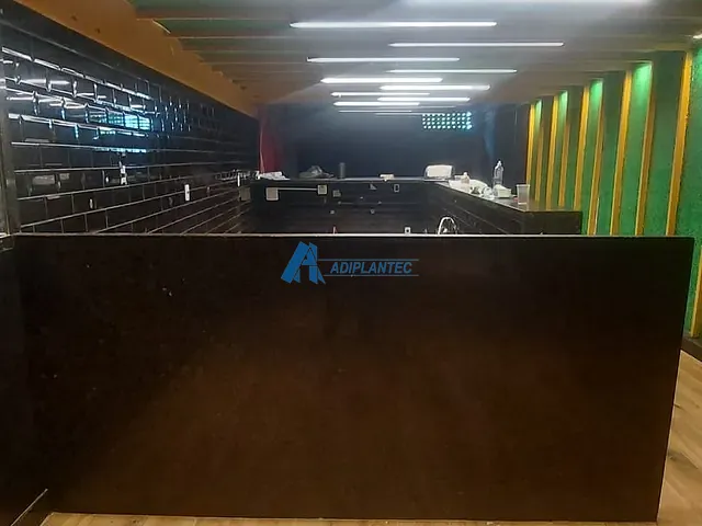 Loja com 245m², para alugar, no bairro Catete em Rio de Janeiro