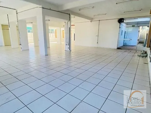 Loja com 750m², para alugar, no bairro Centro em Atibaia