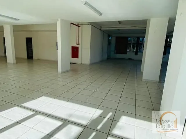 Loja com 750m², para alugar, no bairro Centro em Atibaia
