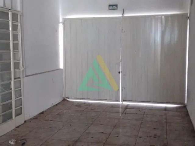 Loja com 1500m², para alugar, no bairro Centro em Mogi Mirim