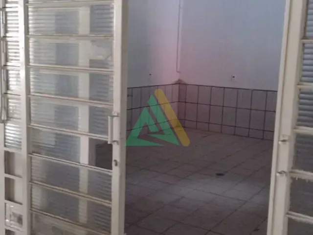 Loja com 1500m², para alugar, no bairro Centro em Mogi Mirim