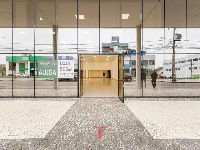 Loja com 500m², para alugar, no bairro Pinheirinho em Curitiba