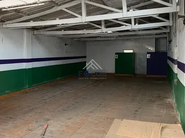 Loja com 352m², à venda, no bairro Jardim Pitangueiras II em Jundiaí
