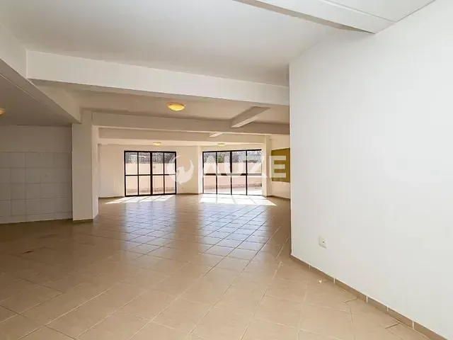 Loja com 97m², para alugar, no bairro Vila Izabel em Curitiba