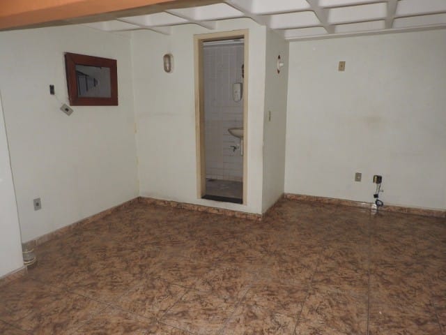 Loja com 130m², para alugar, no bairro Centro em Cabo Frio