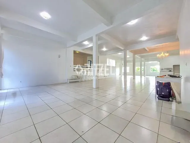 Loja com 258m², para alugar, no bairro Guarani em Novo Hamburgo