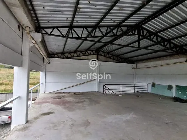 Loja com 250m², para alugar, no bairro Calaboca (Inoã) em Maricá