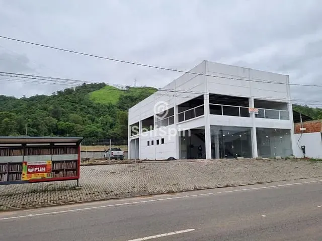 Loja com 250m², para alugar, no bairro Calaboca (Inoã) em Maricá