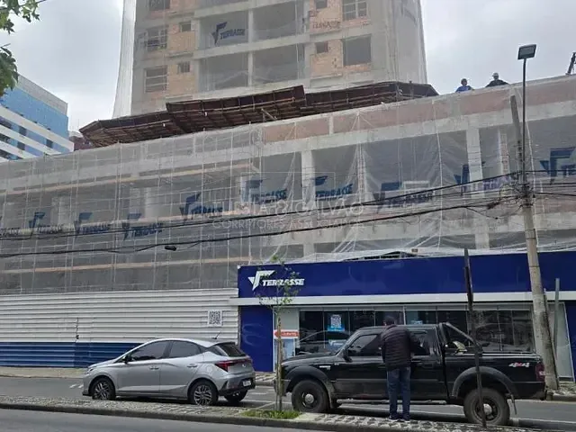 Loja com 70m², à venda, no bairro Vila Izabel em Curitiba