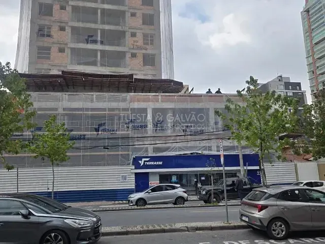 Loja com 70m², à venda, no bairro Vila Izabel em Curitiba