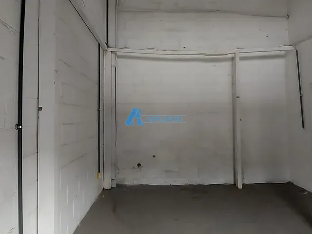 Loja com 36m², para alugar, no bairro Penha Circular em Rio de Janeiro
