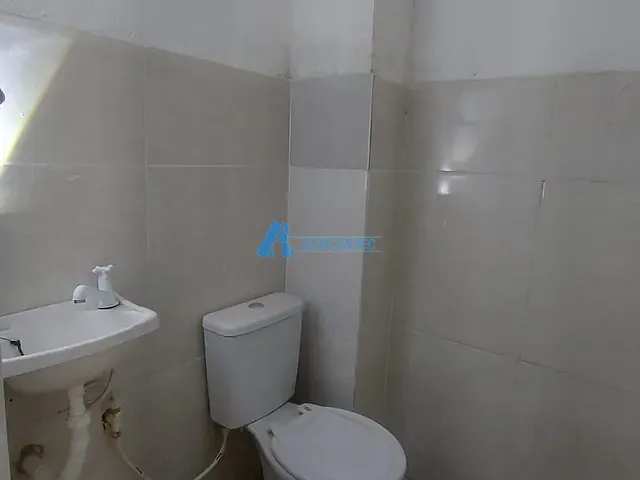 Loja com 36m², para alugar, no bairro Penha Circular em Rio de Janeiro