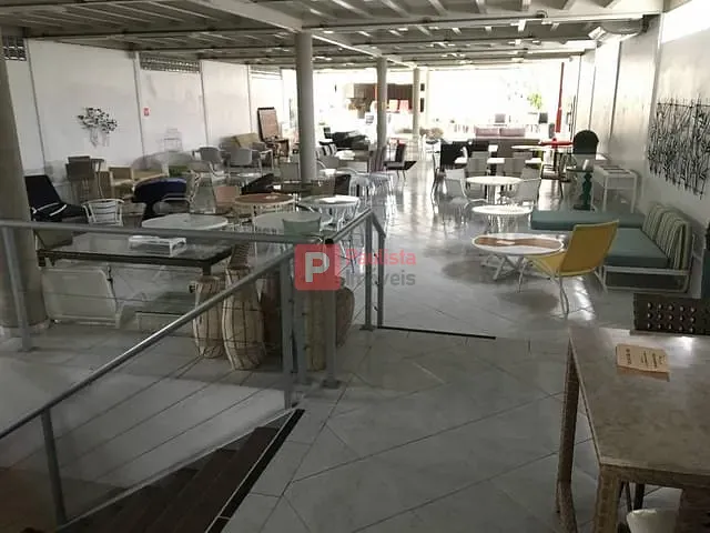 Loja com 2460m², para alugar, no bairro Santana em São Paulo